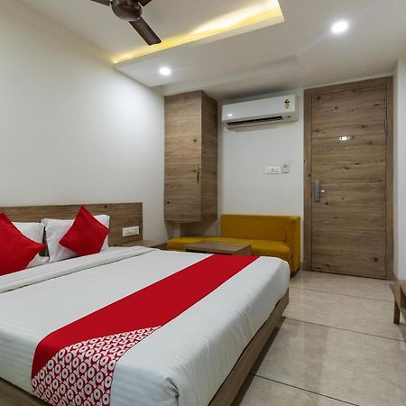 Capital O 47403 Hotel Manjeet Bhopal Buitenkant foto