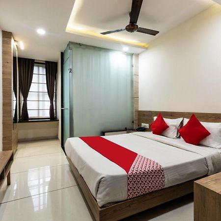 Capital O 47403 Hotel Manjeet Bhopal Buitenkant foto