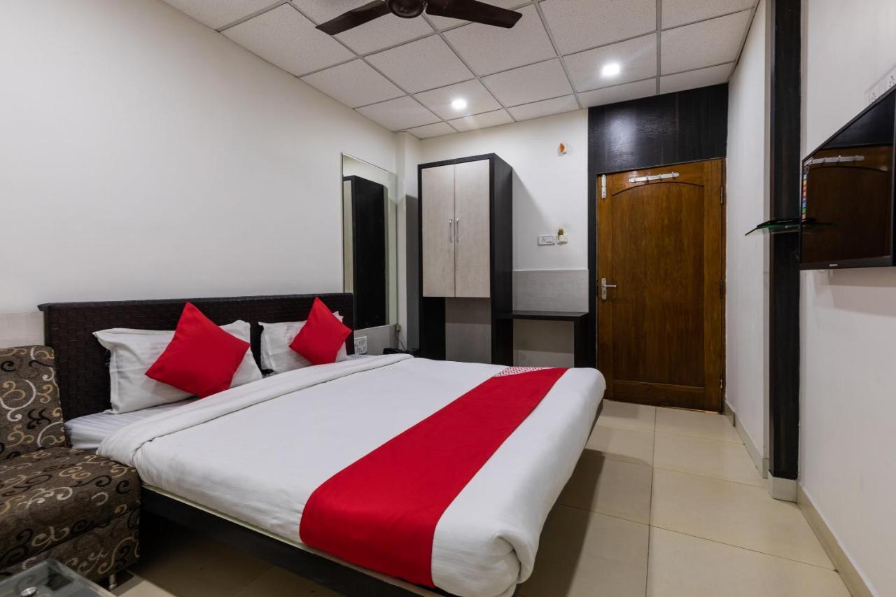 Capital O 47403 Hotel Manjeet Bhopal Buitenkant foto