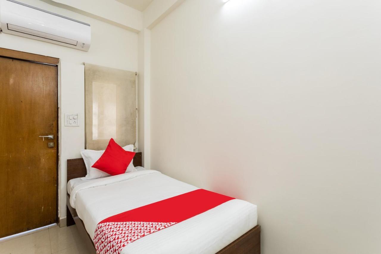 Capital O 47403 Hotel Manjeet Bhopal Buitenkant foto